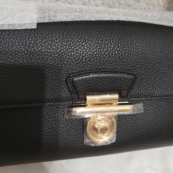 FERRAGAMO Glam Shoulder Bag - Picture 8 of 16